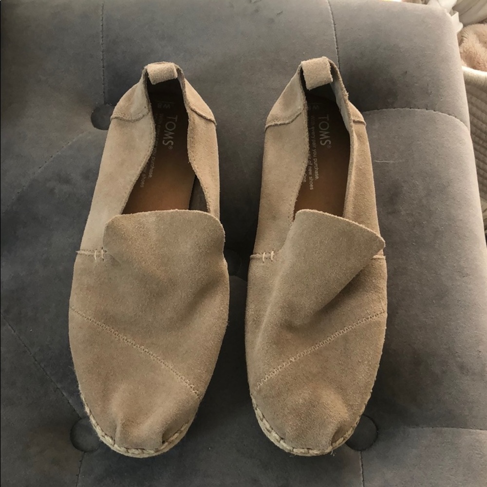 Toms women’s slip on shoes